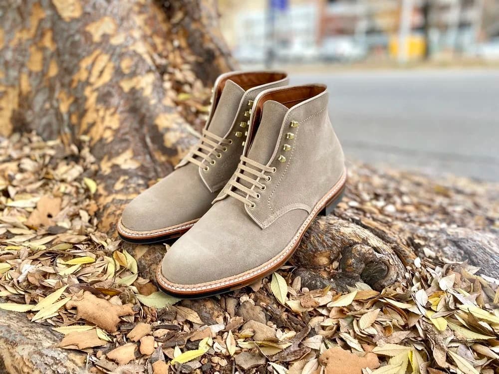 The Glenwood Plain Toe Boot Milkshake Milkshake Suede
